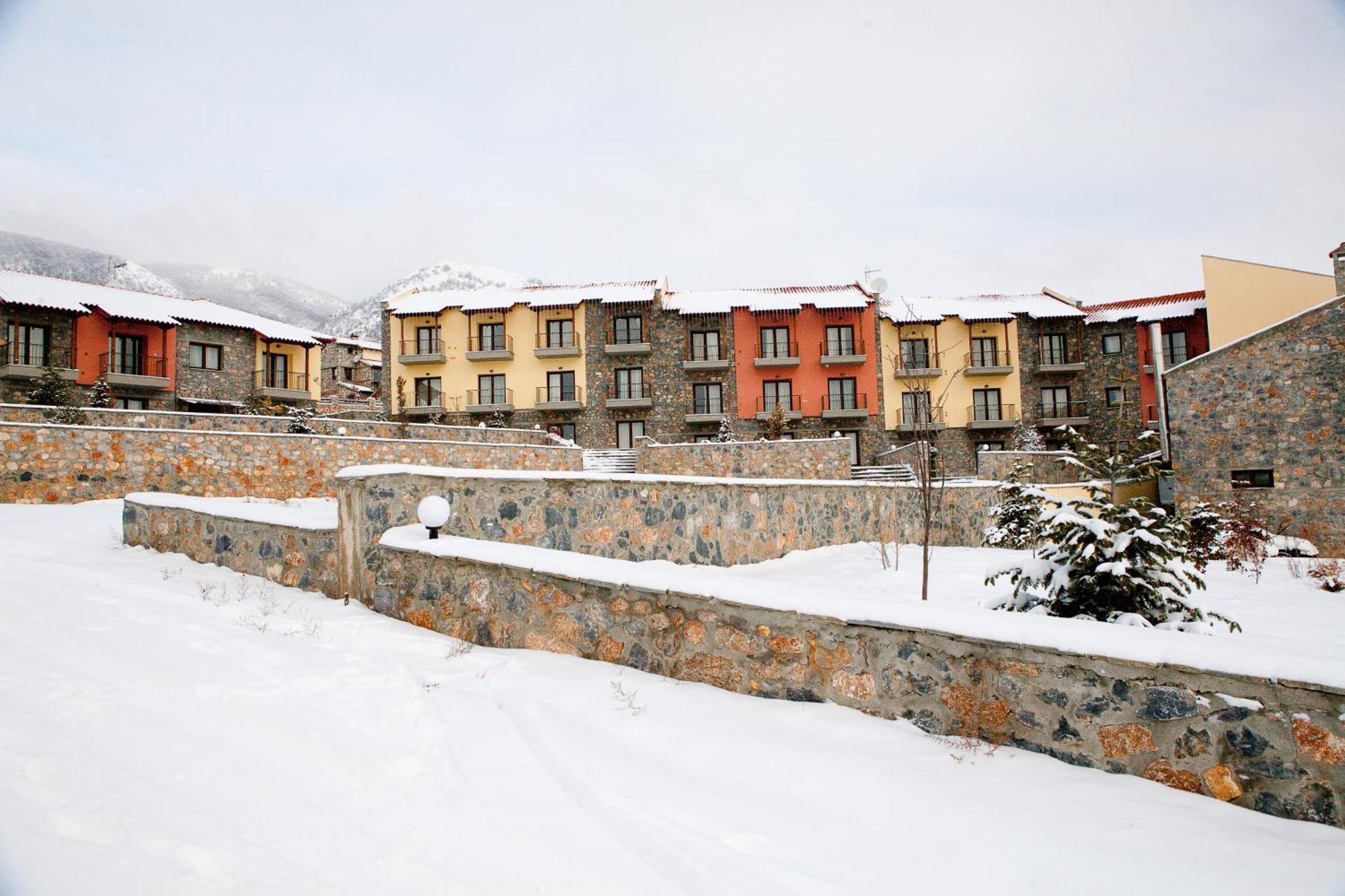 Domotel Neve Mountain Resort 팔라이오스 아기오스 아타나시오스 외부 사진